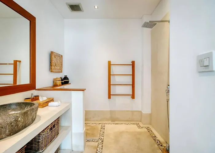 Rated 4br Just 5 Min To Finns Club *