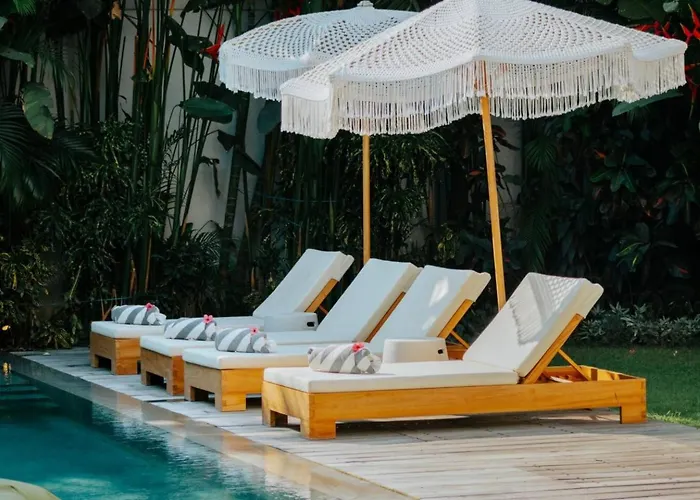 Rated 4br Just 5 Min To Finns Club Villa