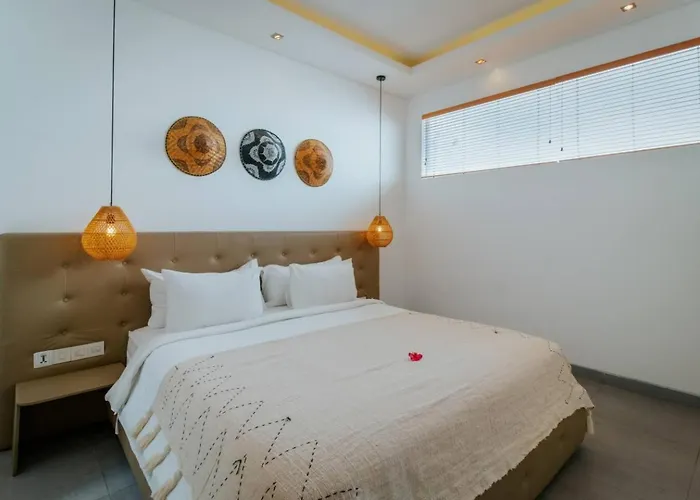 Rated 4br Just 5 Min To Finns Club Villa