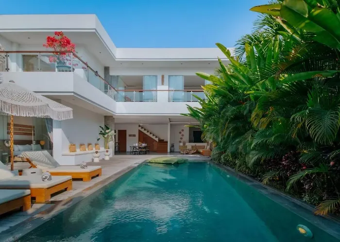 Rated 4br Just 5 Min To Finns Club Villa
