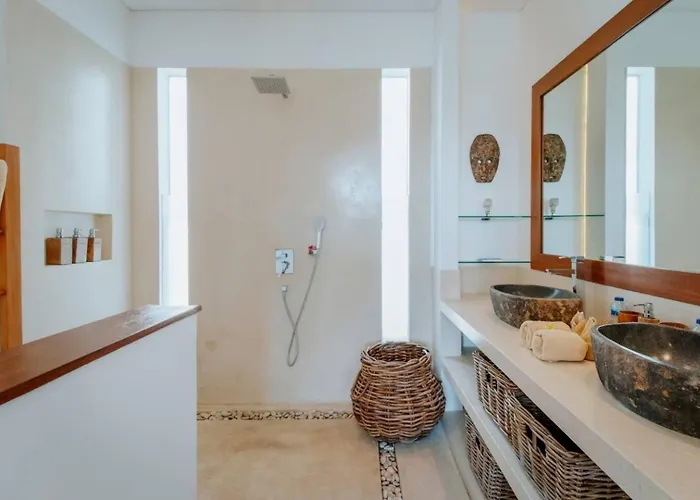 Rated 4br Just 5 Min To Finns Club Villa *