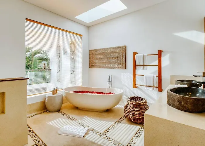 Rated 4br Just 5 Min To Finns Club Villa Canggu