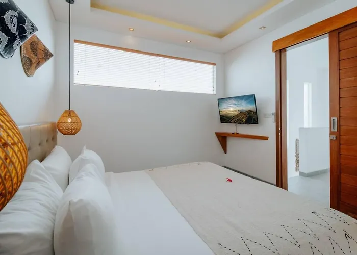 Rated 4br Just 5 Min To Finns Club Villa