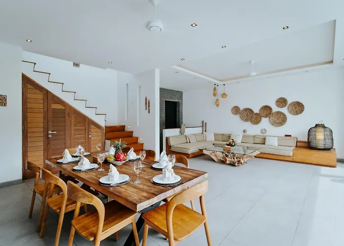 Villa Rated 4br Just 5 Min To Finns Club Canggu
